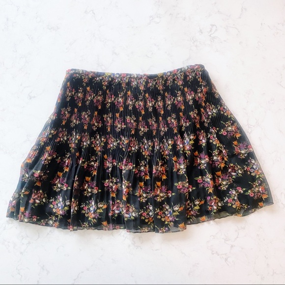 MADEWELL - Floral Pleated Mini Skirt - Picture 2 of 5